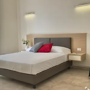 https://la-corte-dei-colombi-guest-house.sicilyhotelsitaly.net